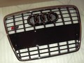 Audi s6 (a6)-hoz hűtőmaszk (grill). fekete és szürke színben.