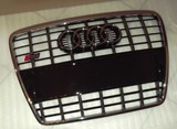 Audi s6 (a6)-hoz hűtőmaszk (grill). fekete és szürke színben.