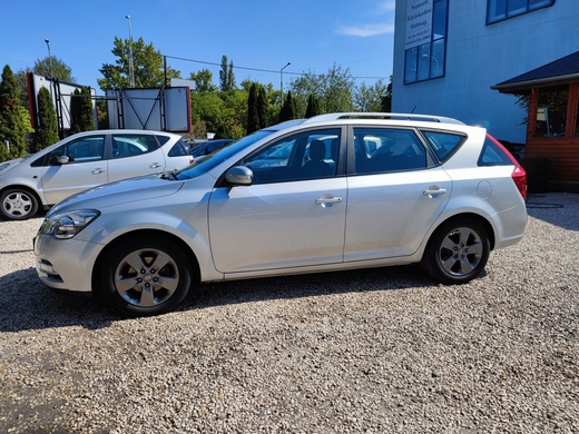 Kia cee'd 2010 3
