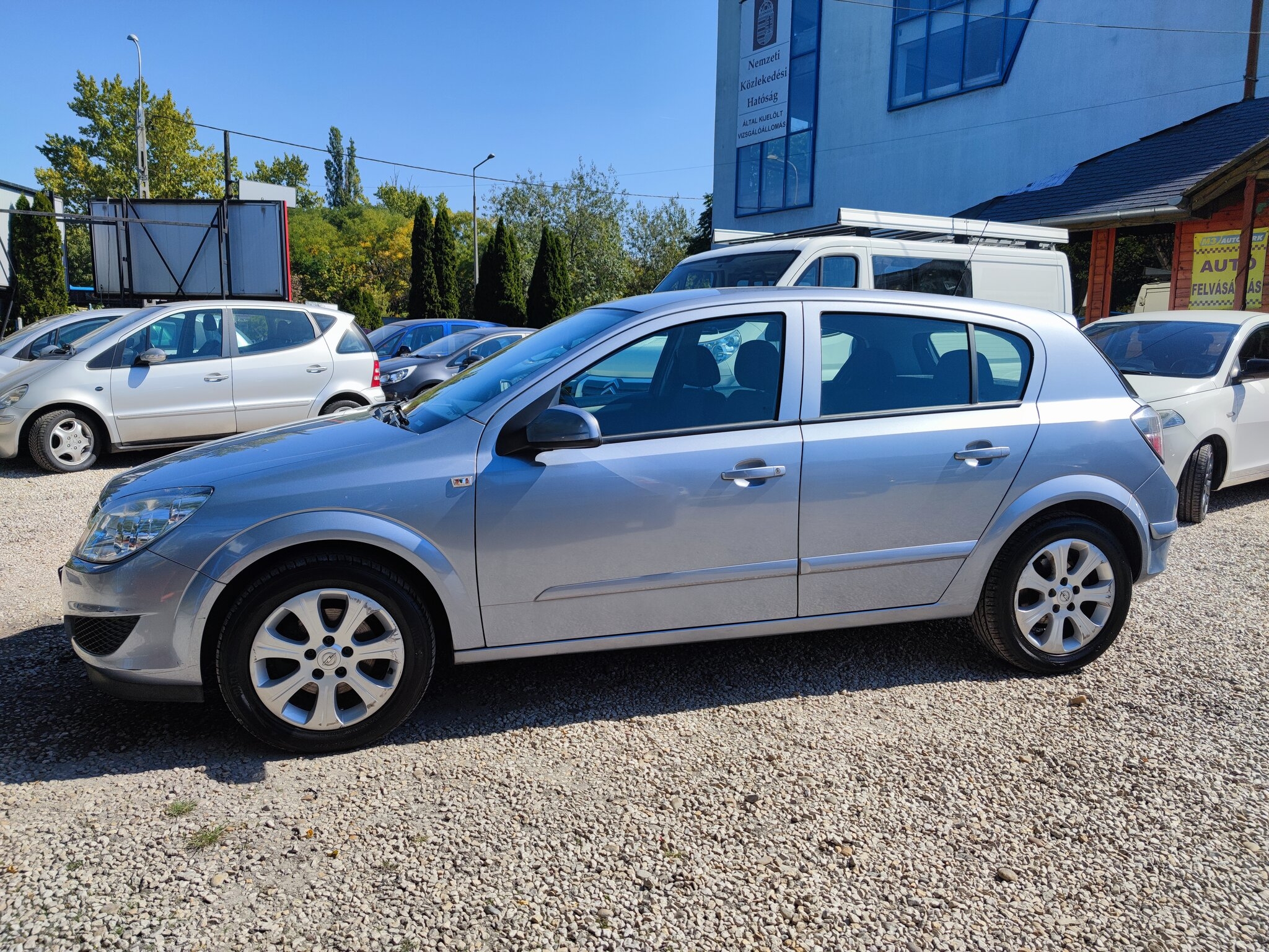 Opel Astra 2008 3