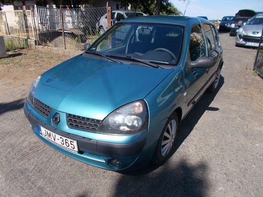 Renault Clio 2004 1