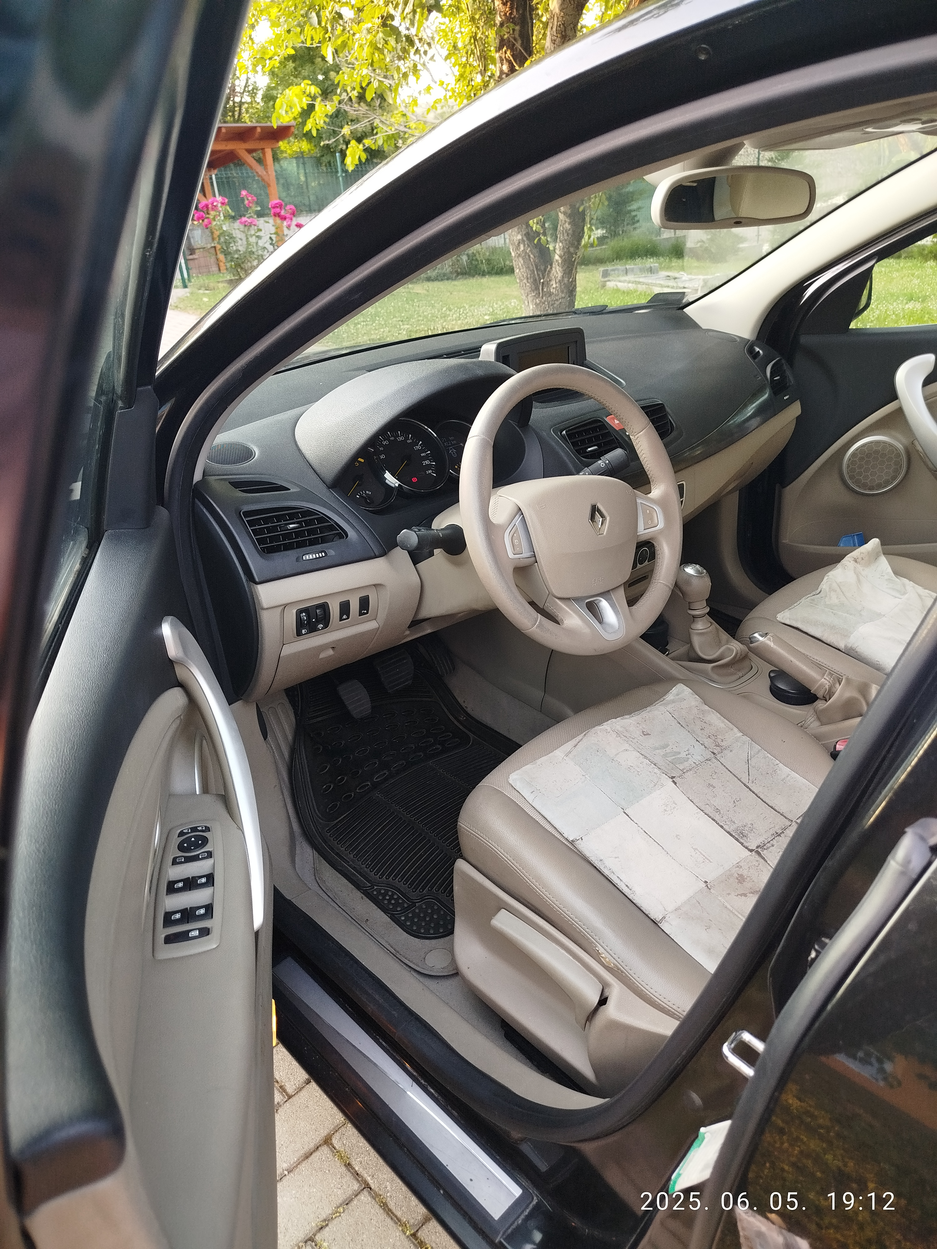 Renault mas modell 2011 5