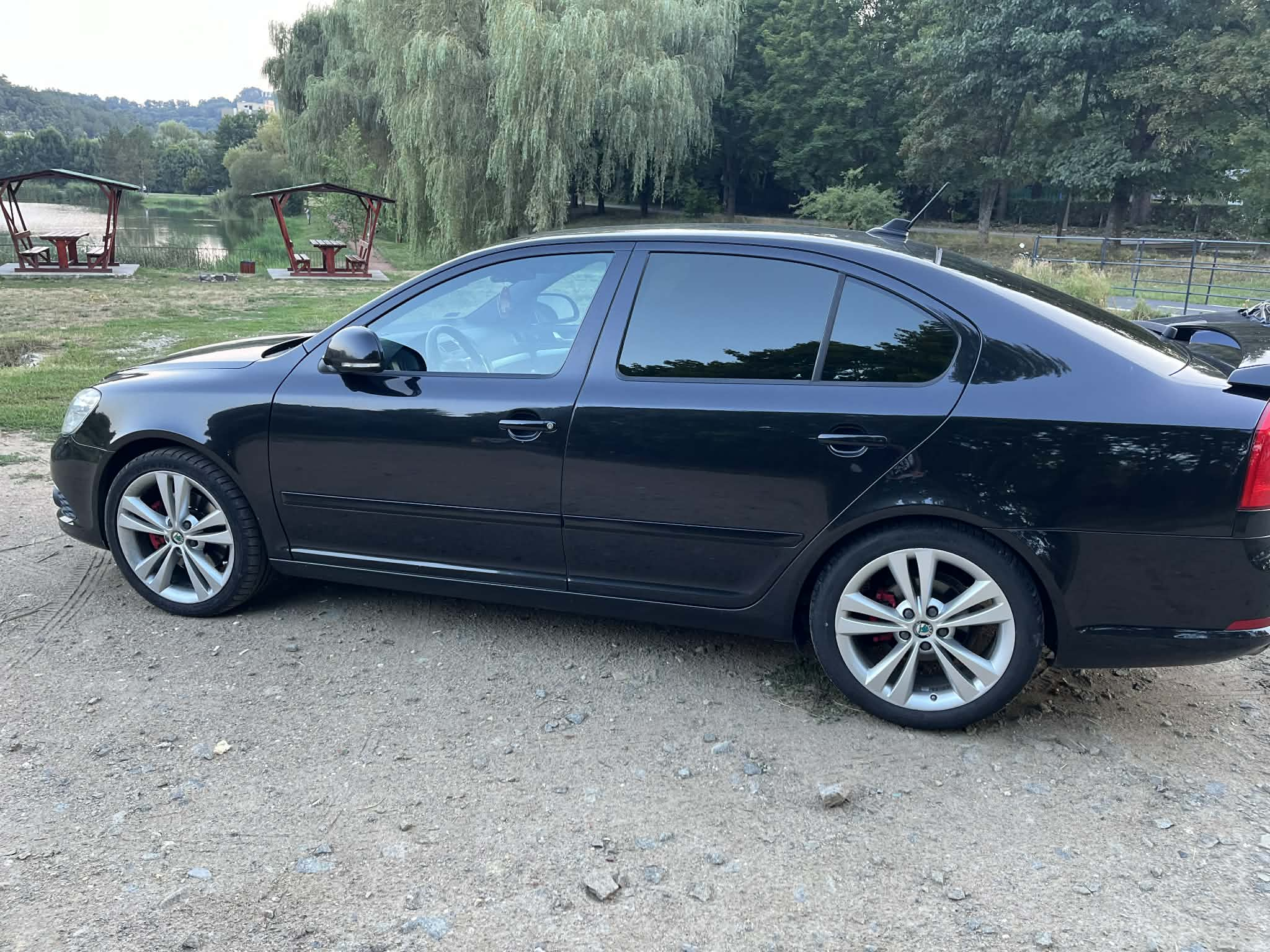 Skoda Octavia 2011 1