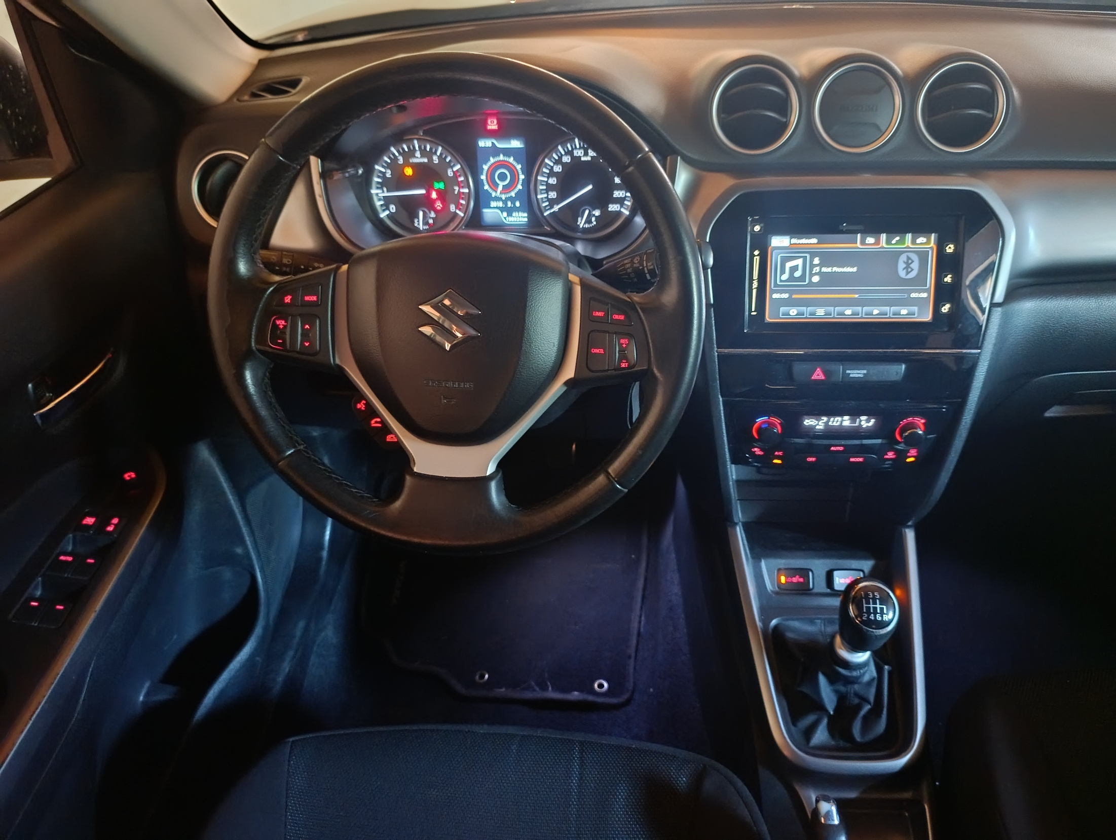 Suzuki Vitara 2018 16